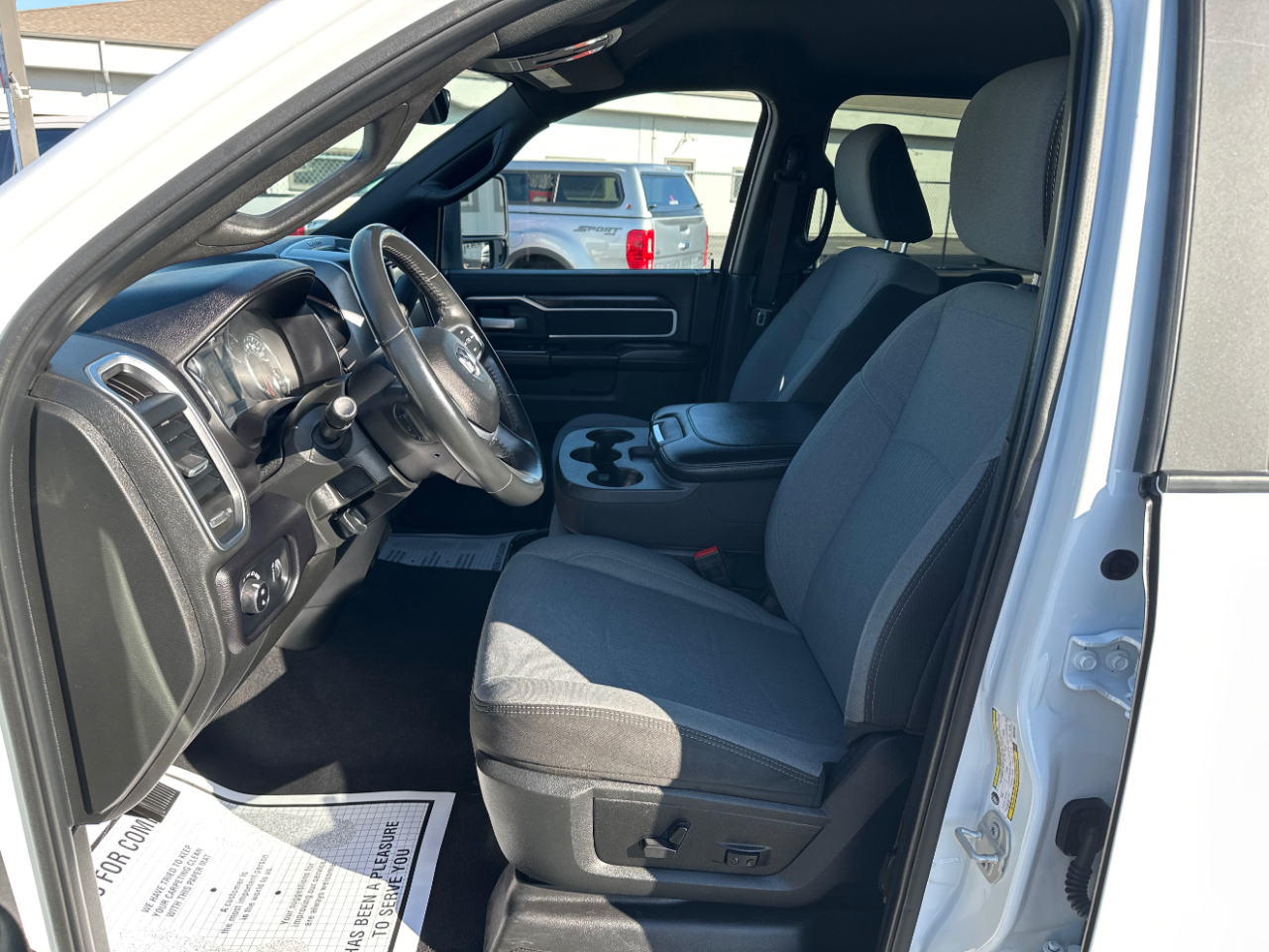 RAM 2500 Big Horn 4x4 Crew Cab 6'4" Box 2024 RAM 2500 Big Horn 4x4 Crew Cab 6'4" Box 2024