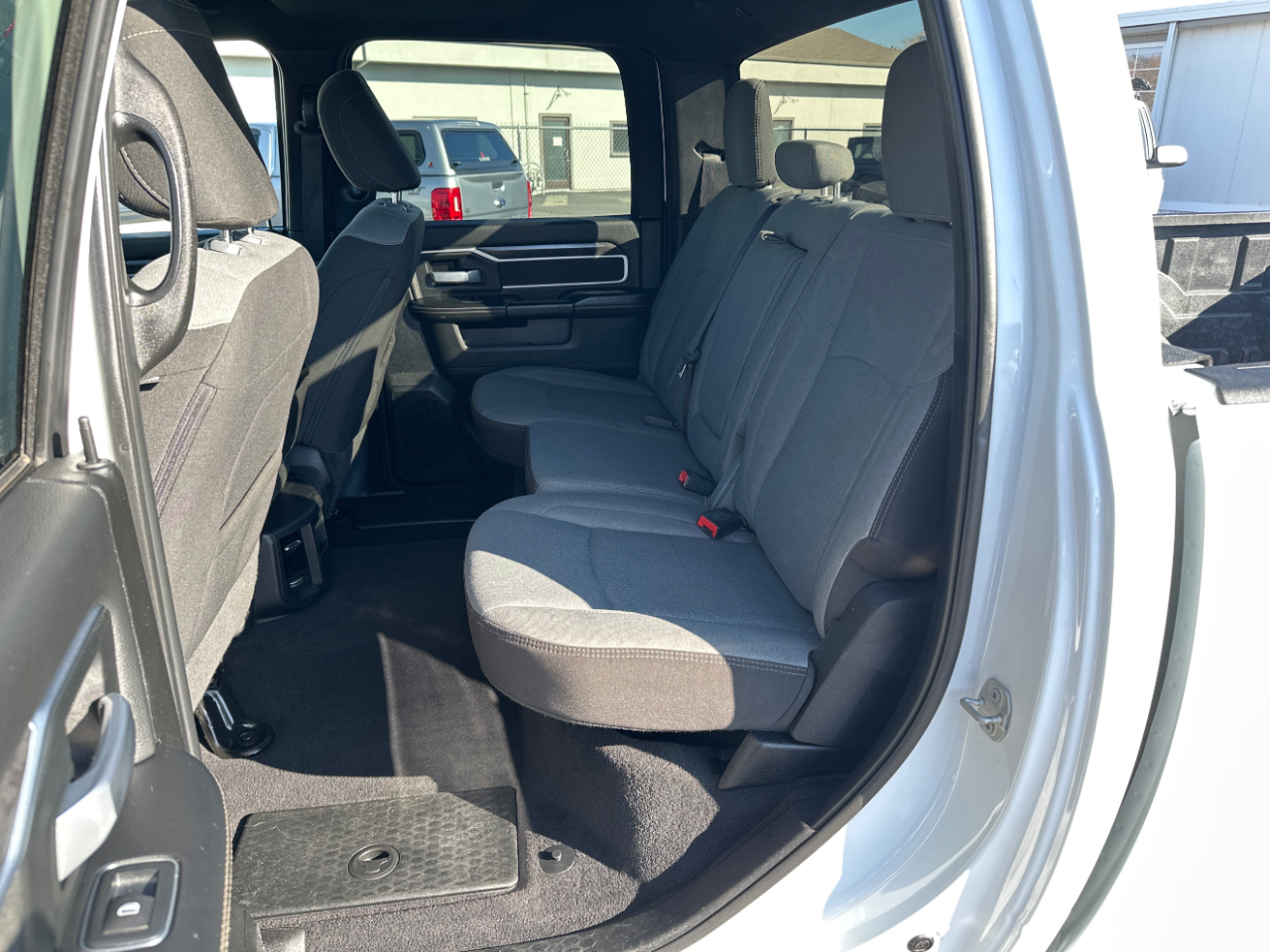 RAM 2500 Big Horn 4x4 Crew Cab 6'4" Box 2024 RAM 2500 Big Horn 4x4 Crew Cab 6'4" Box 2024