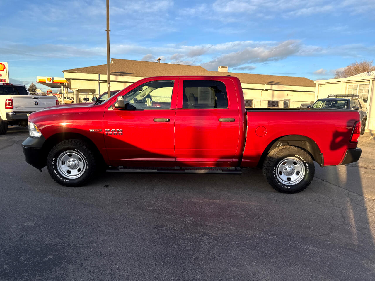 RAM 1500 Tradesman Crew Cab SWB 4WD 2015