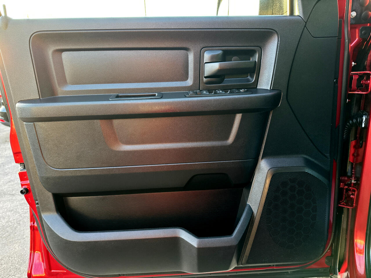 RAM 1500 Tradesman Crew Cab SWB 4WD 2015