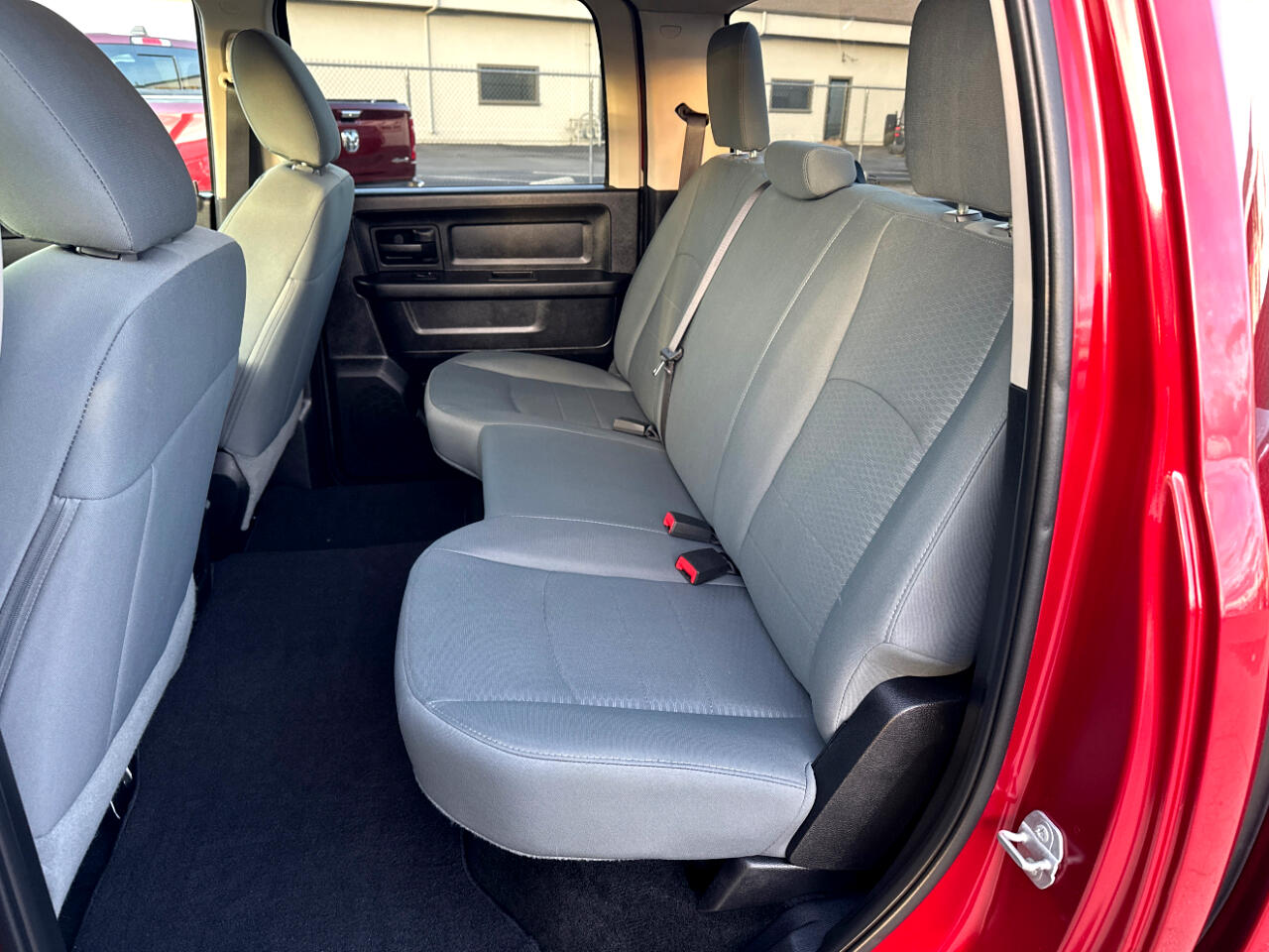 RAM 1500 Tradesman Crew Cab SWB 4WD 2015