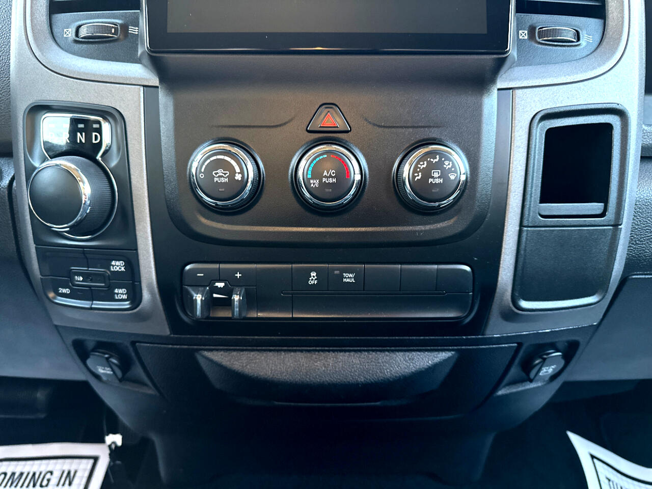 RAM 1500 Tradesman Crew Cab SWB 4WD 2015