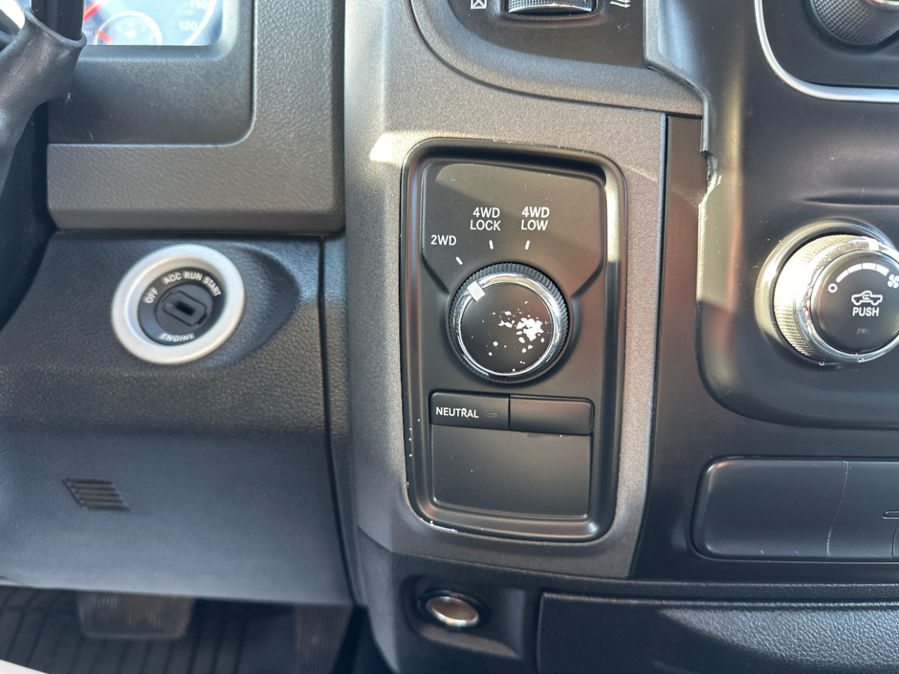 RAM 1500 Tradesman Crew Cab SWB 4WD 2013