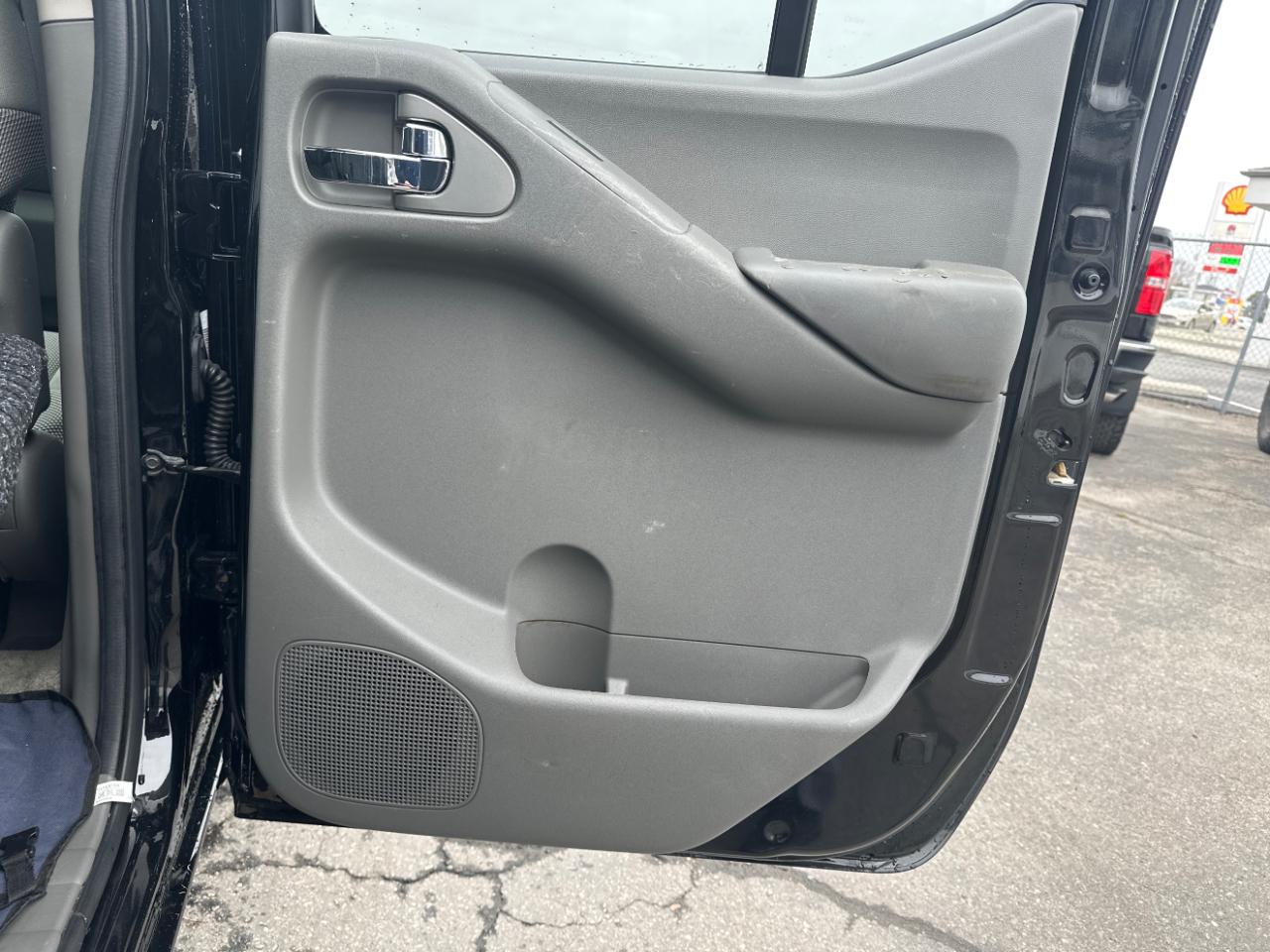 Nissan Frontier SL Crew Cab 2WD 2014