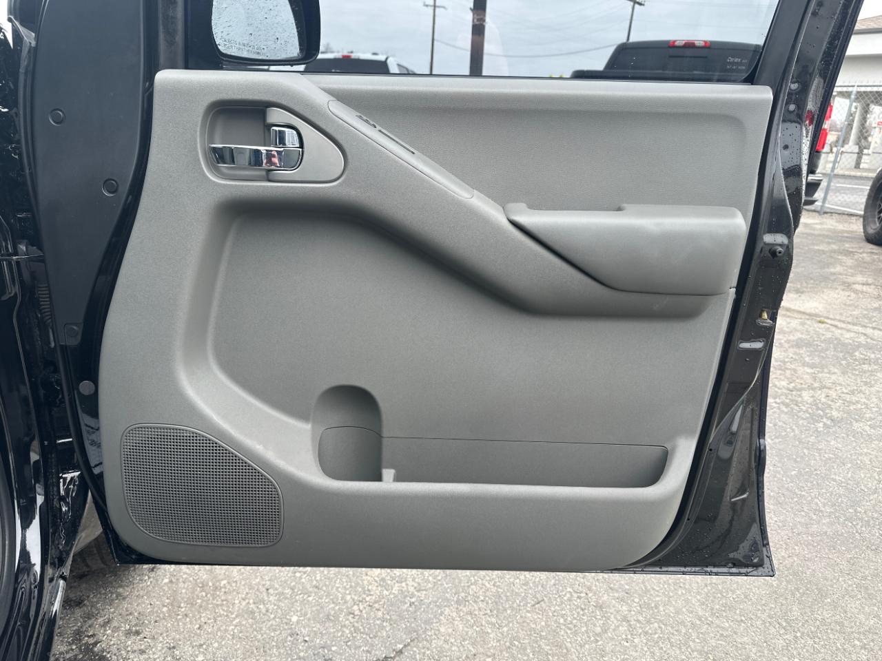 Nissan Frontier SL Crew Cab 2WD 2014