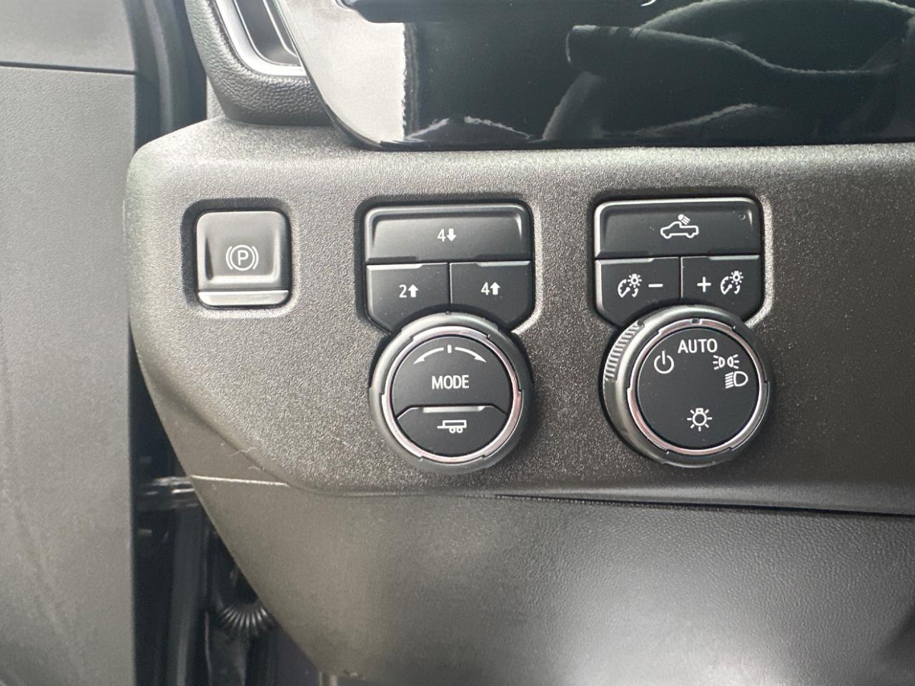 Chevrolet Silverado 2500HD LT Crew Cab Long Box 4WD 2024