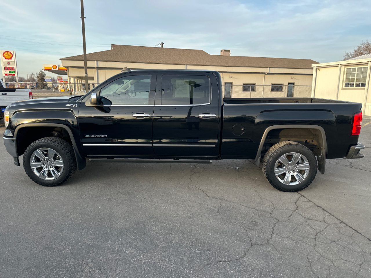 GMC Sierra 1500 SLT Crew Cab Long Box 4WD 2015