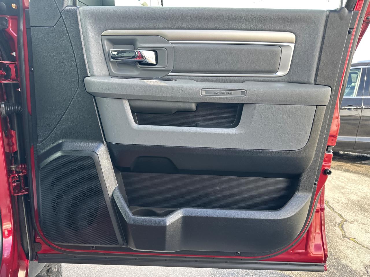 RAM 1500 SLT Quad Cab 4WD 2014