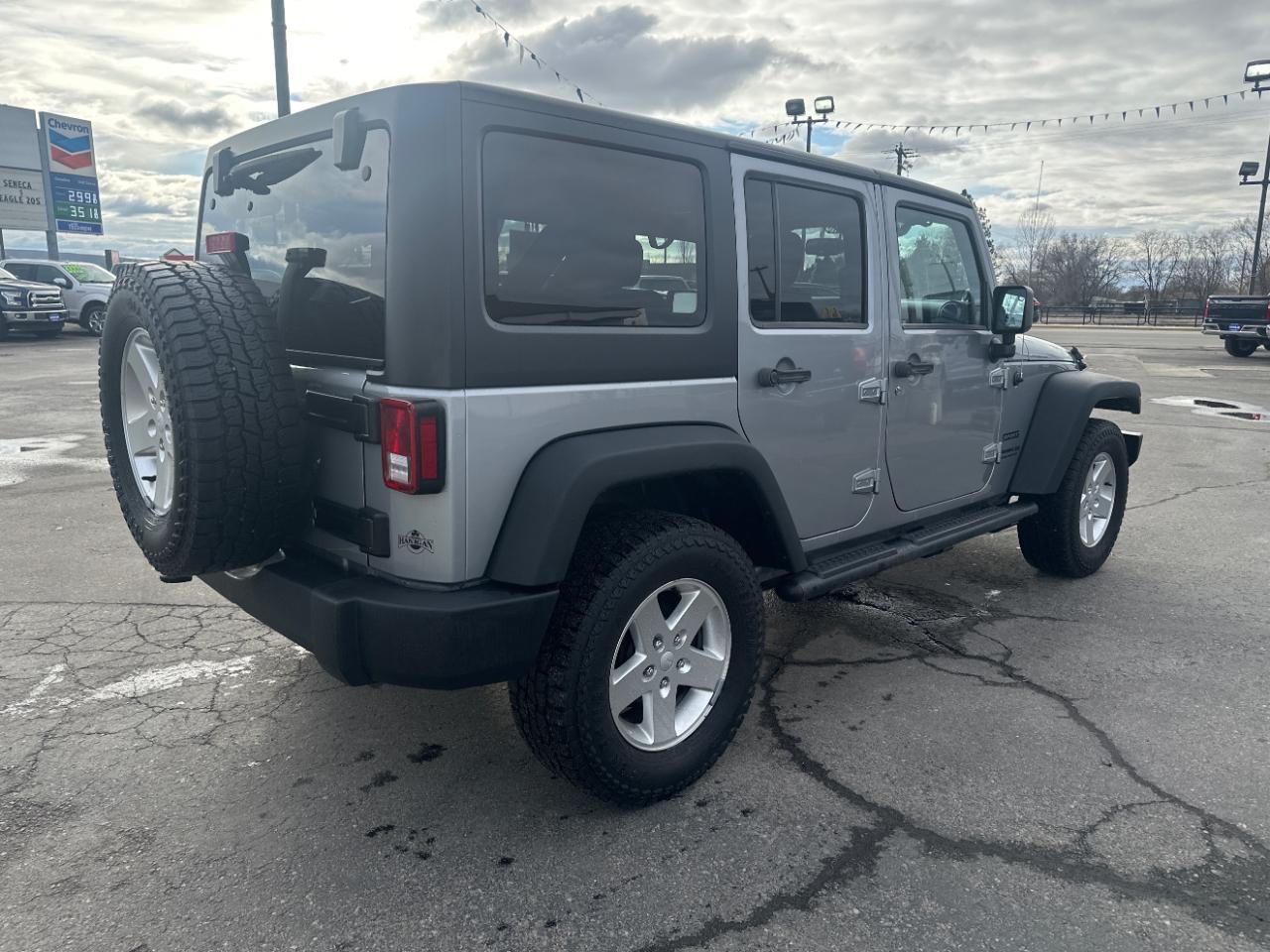 Jeep Wrangler Unlimited Sport 4WD 2014