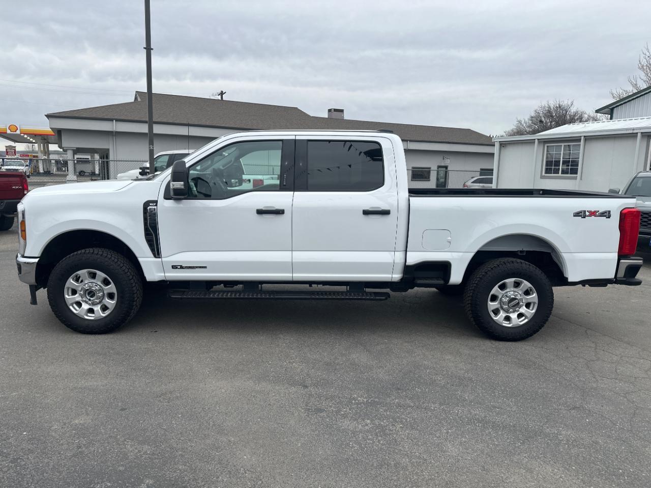Ford F-250 SD XL Crew Cab 4WD 2024