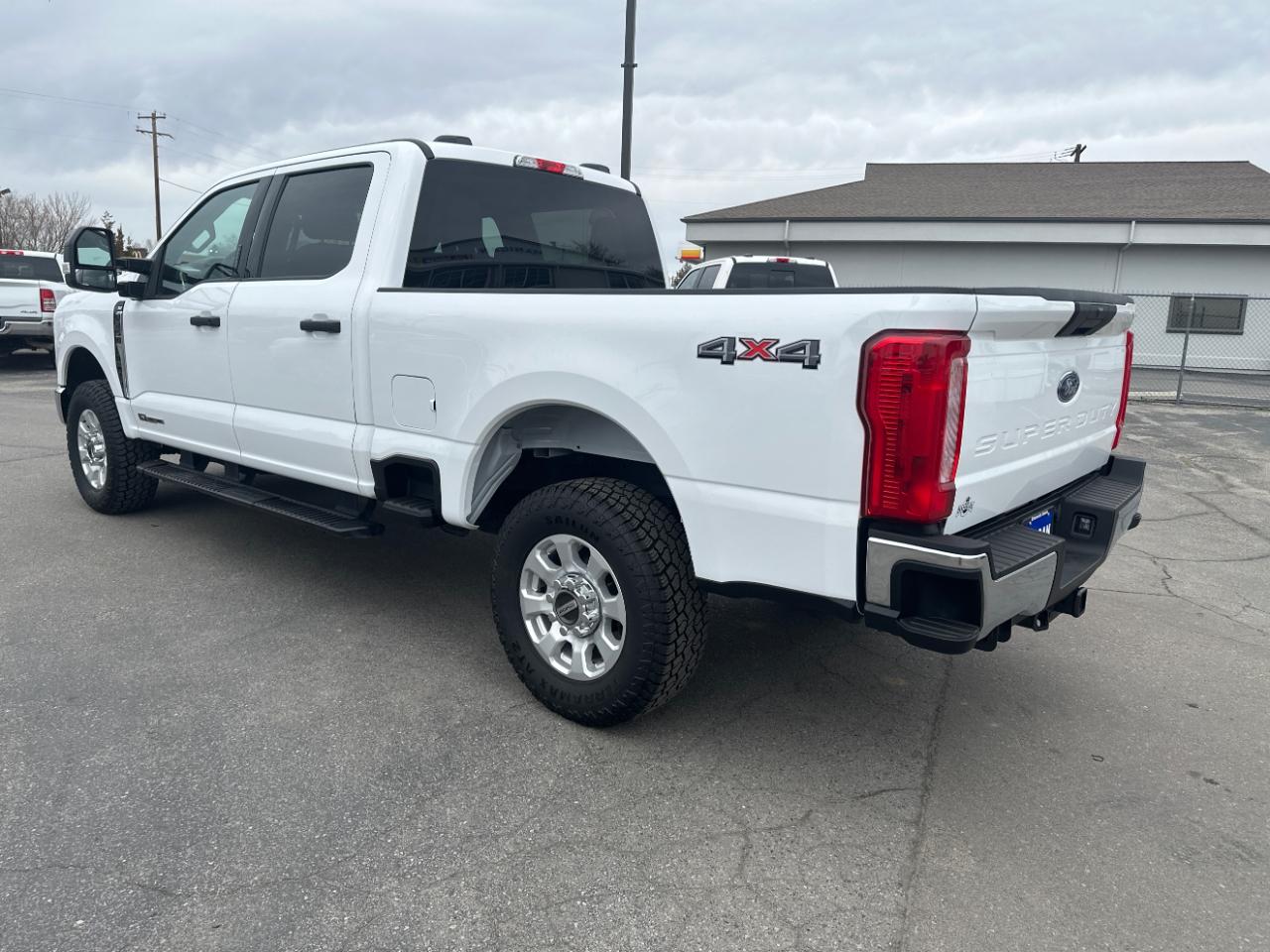 Ford F-250 SD XL Crew Cab 4WD 2024