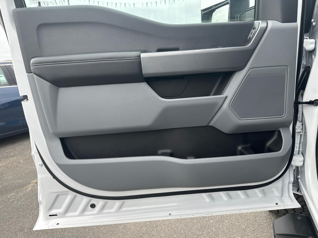 Ford F-250 SD XL Crew Cab 4WD 2024