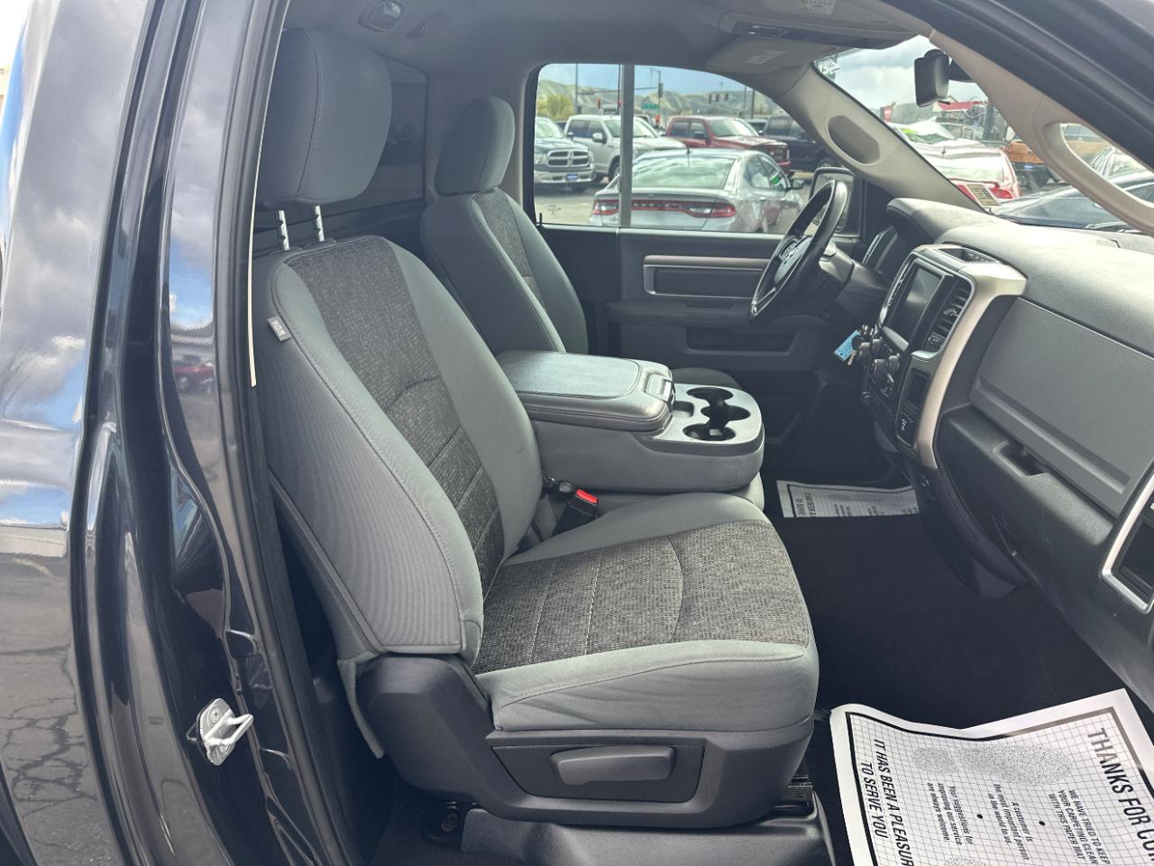 RAM 1500 4WD Reg Cab 120.5" Big Horn 2014