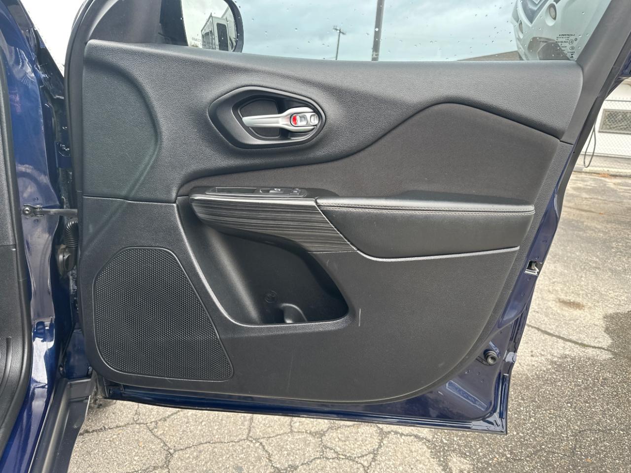 Jeep Cherokee 4WD 4dr Latitude 2014