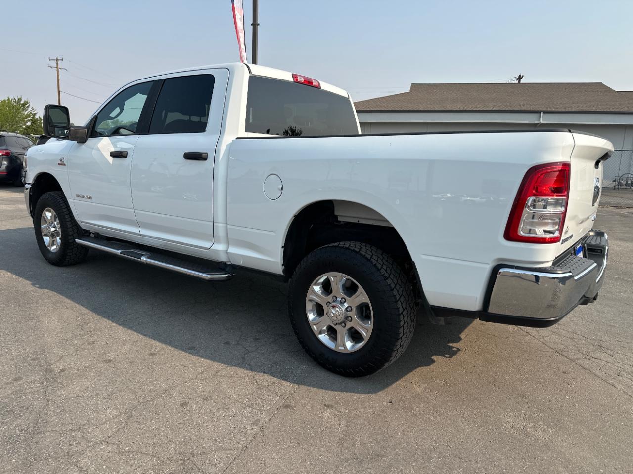 RAM 2500 Big Horn 4x4 Crew Cab 6'4" Box 2024