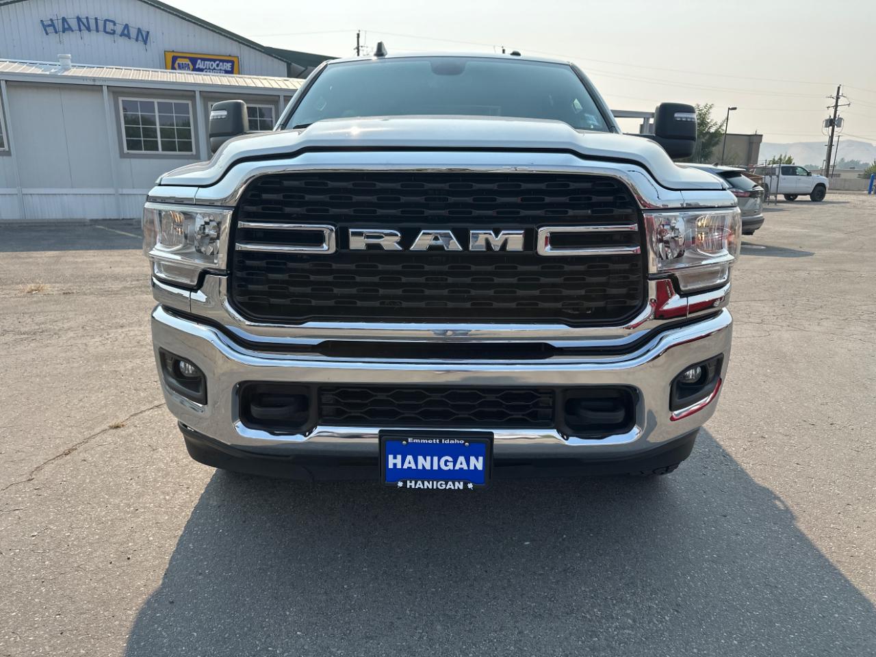 RAM 2500 Big Horn 4x4 Crew Cab 6'4" Box 2024