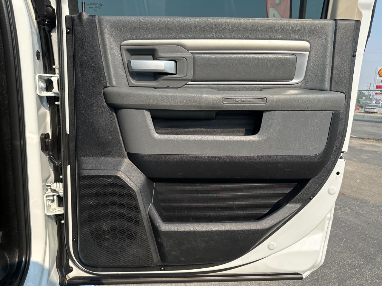 RAM 2500 Big Horn 4x4 Crew Cab 6'4" Box 2024