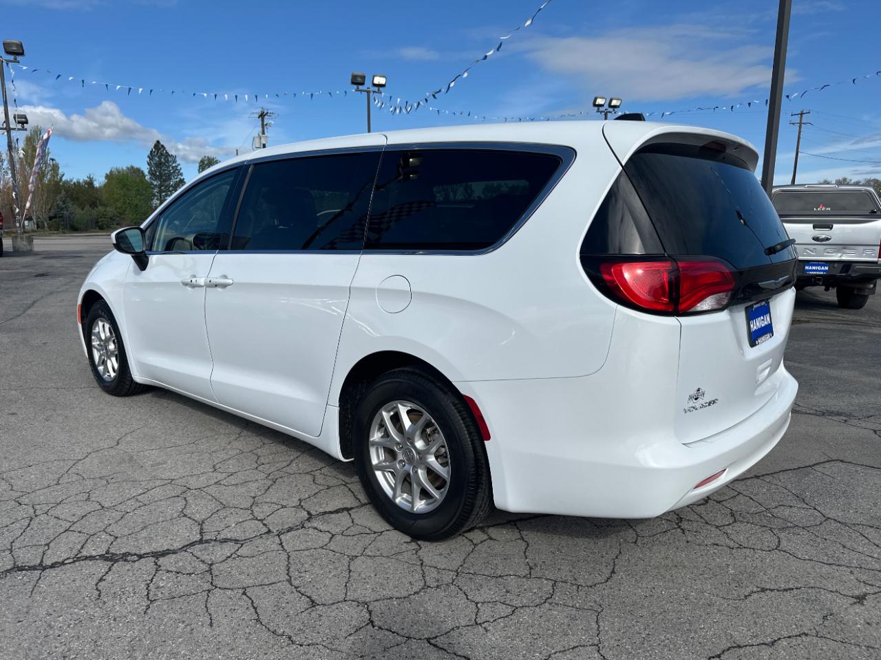 Chrysler Voyager LX FWD 2023