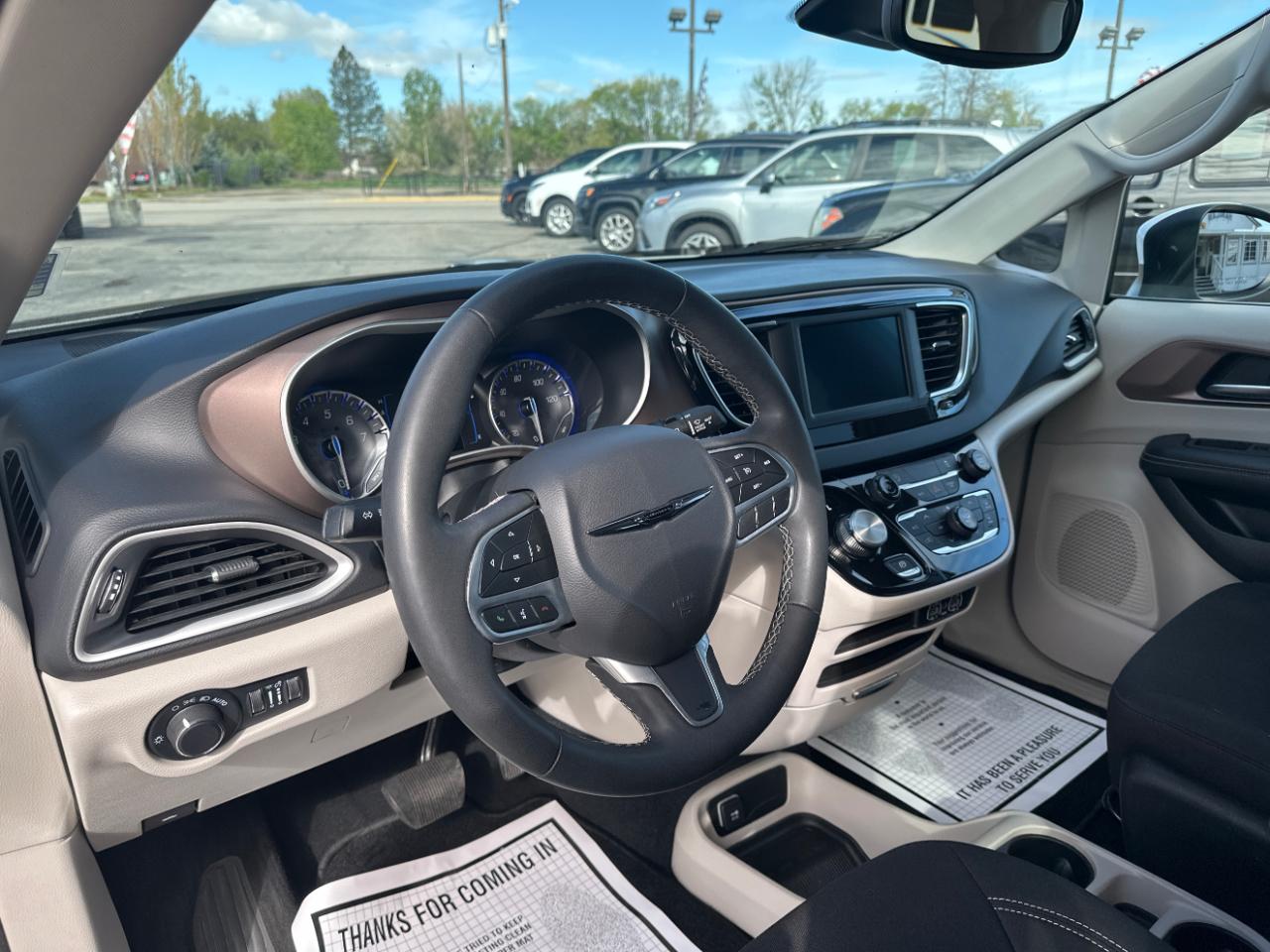 Chrysler Voyager LX FWD 2023