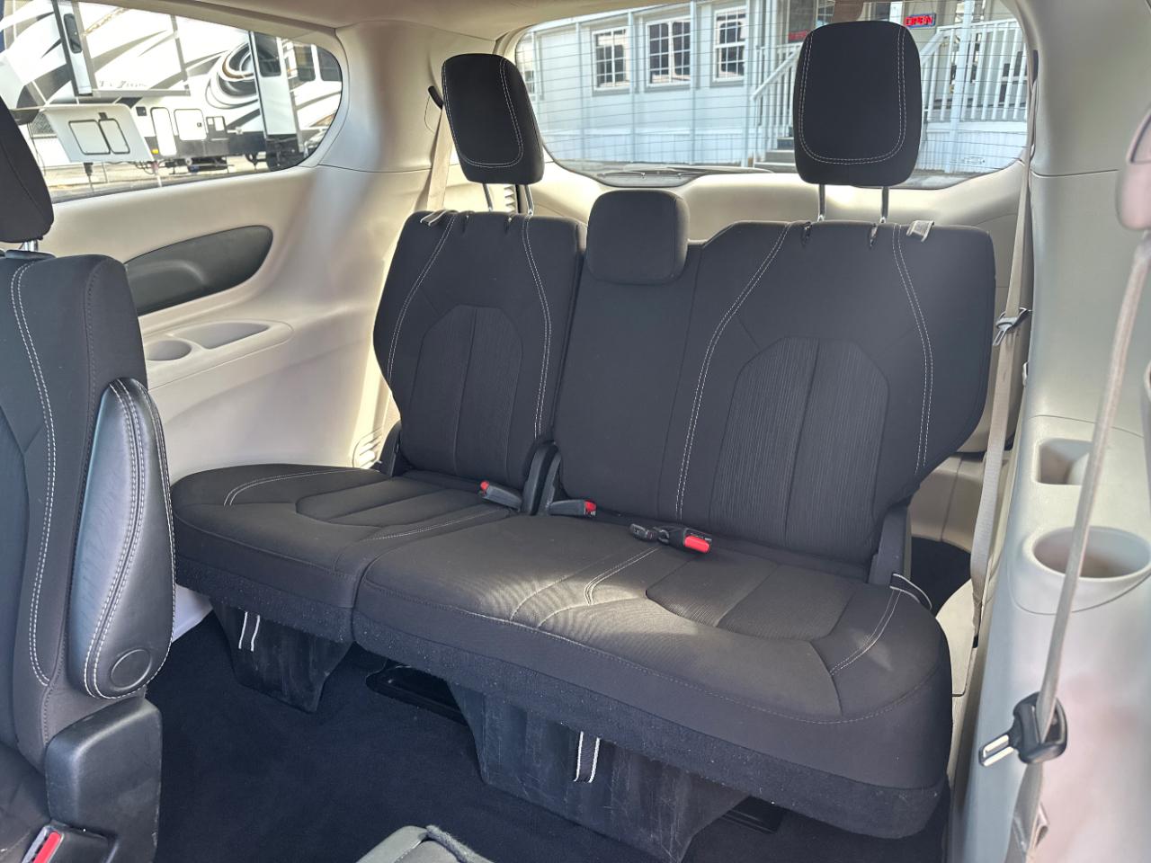 Chrysler Voyager LX FWD 2023