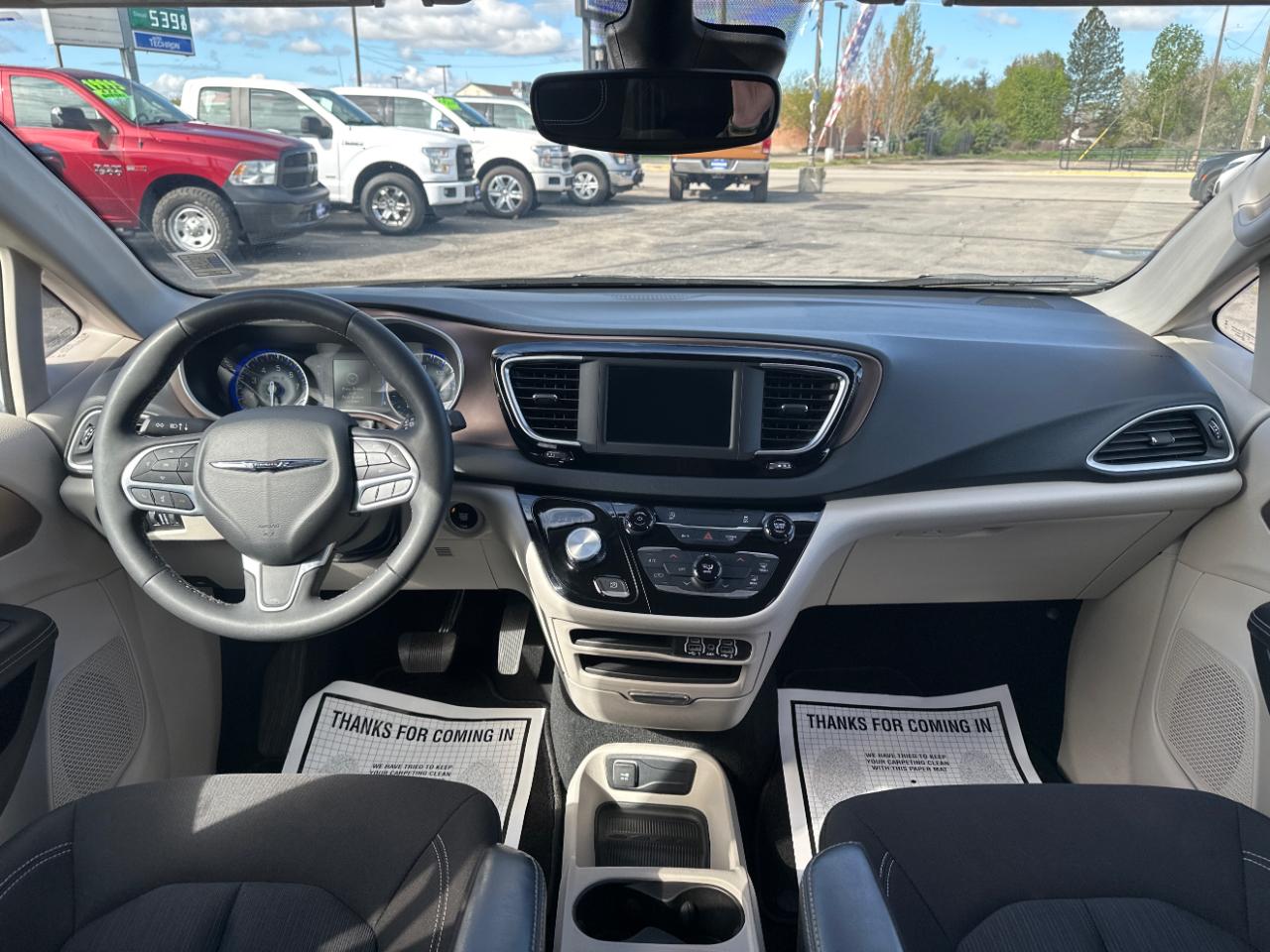 Chrysler Voyager LX FWD 2023