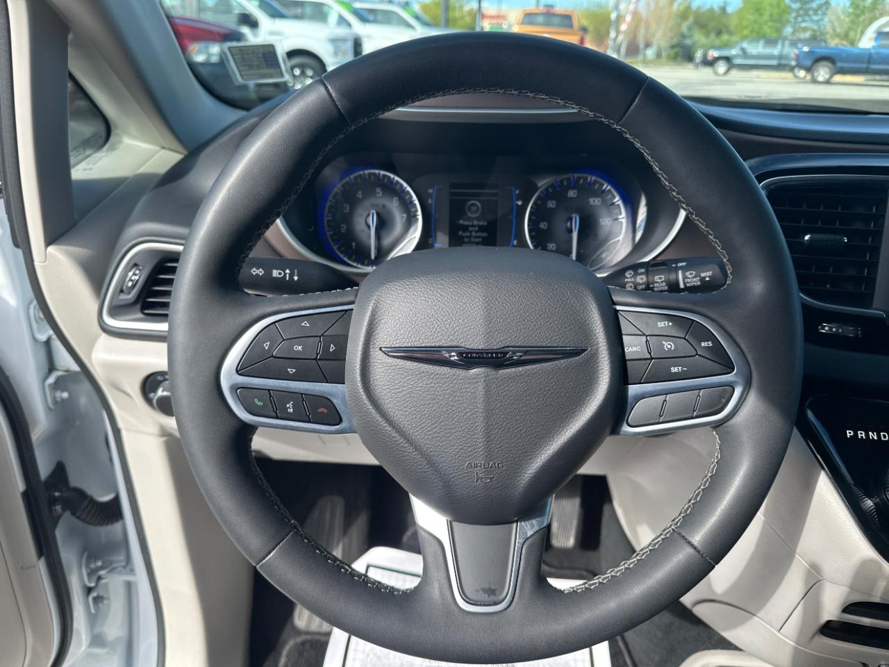 Chrysler Voyager LX FWD 2023