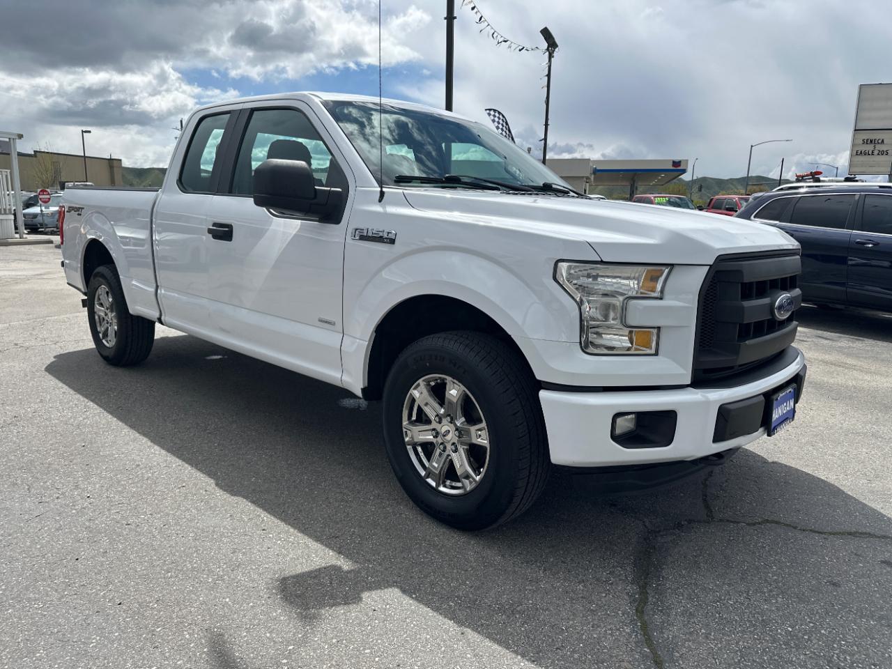Ford F-150 4WD SuperCab 145" Lariat 2016