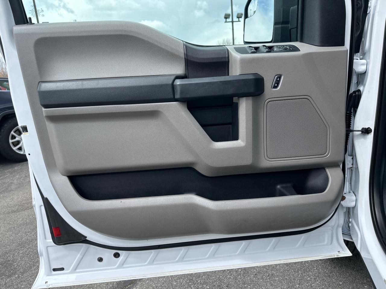 Ford F-150 4WD SuperCab 145" Lariat 2016