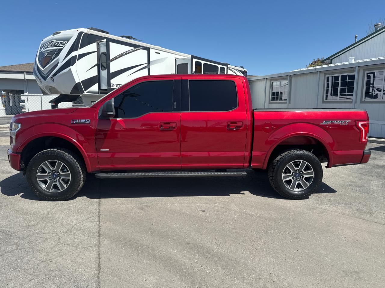 Ford F-150 4WD SuperCrew 145" Lariat 2016