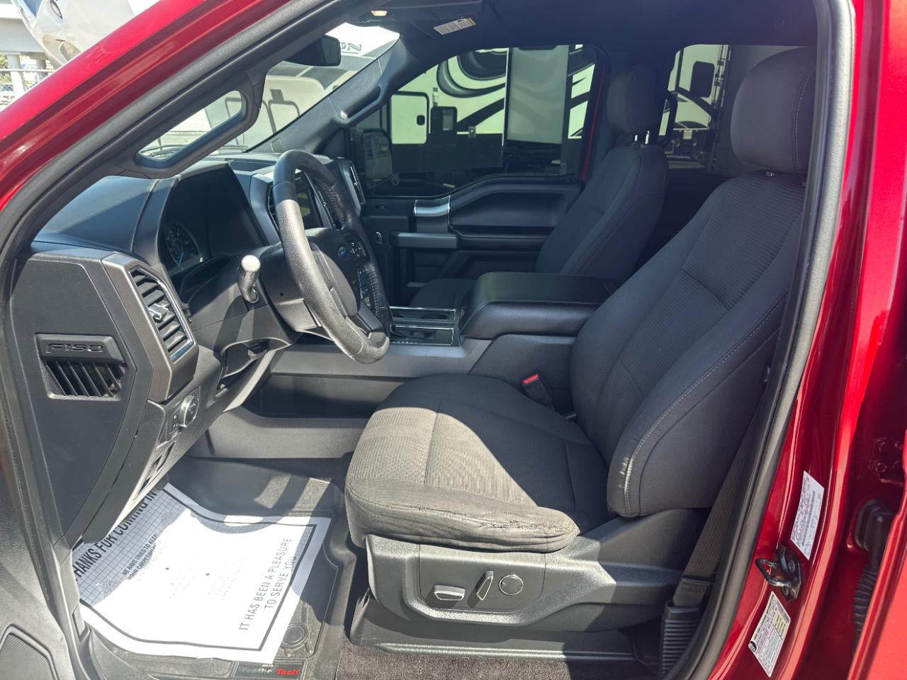 Ford F-150 4WD SuperCrew 145" Lariat 2016