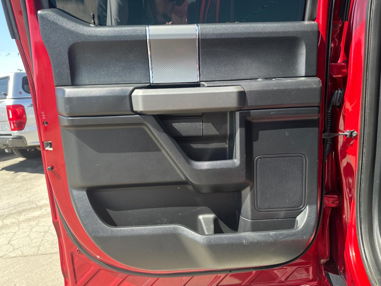 Ford F-150 4WD SuperCrew 145" Lariat 2016