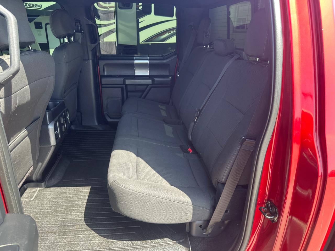 Ford F-150 4WD SuperCrew 145" Lariat 2016