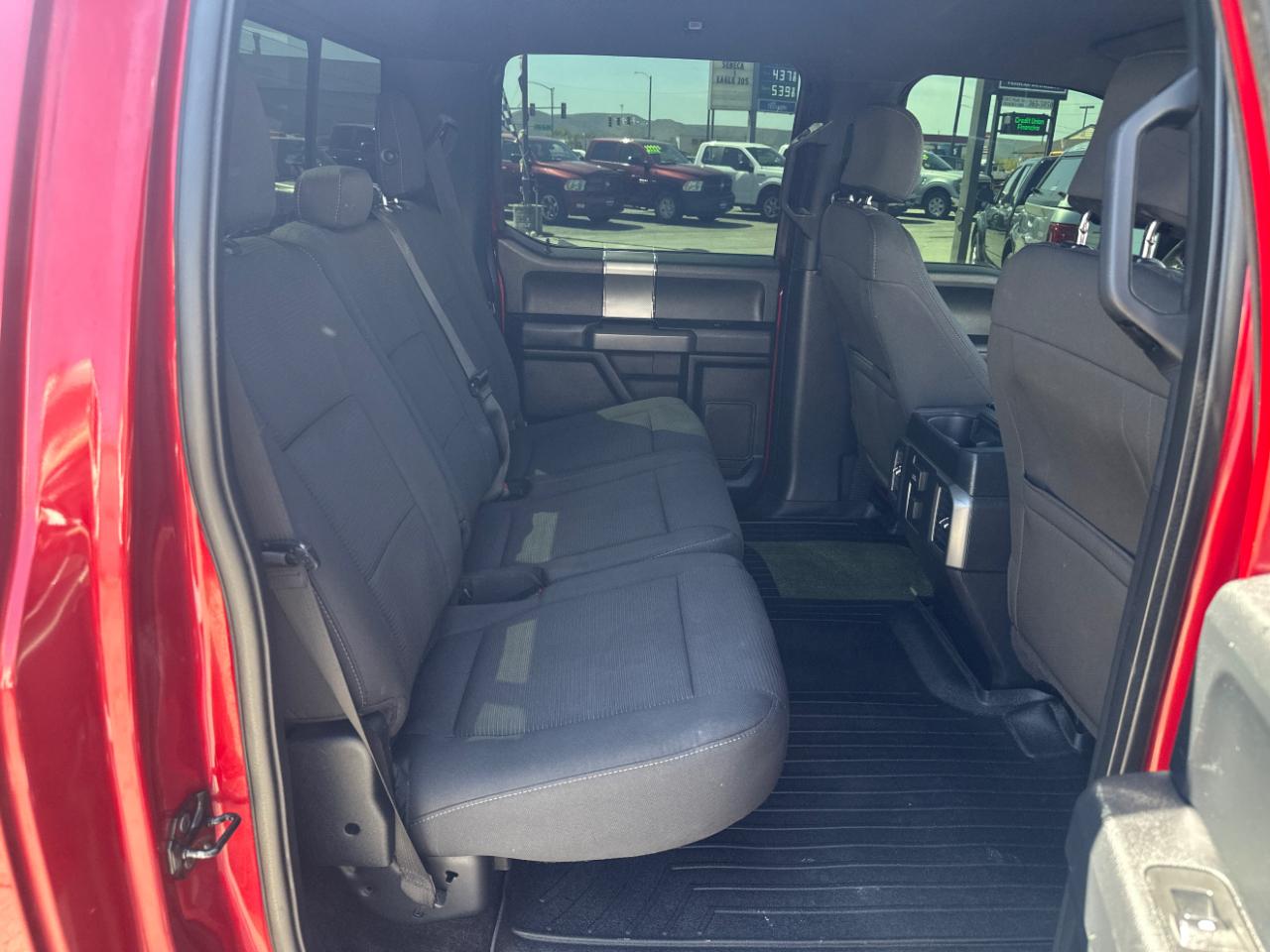 Ford F-150 4WD SuperCrew 145" Lariat 2016