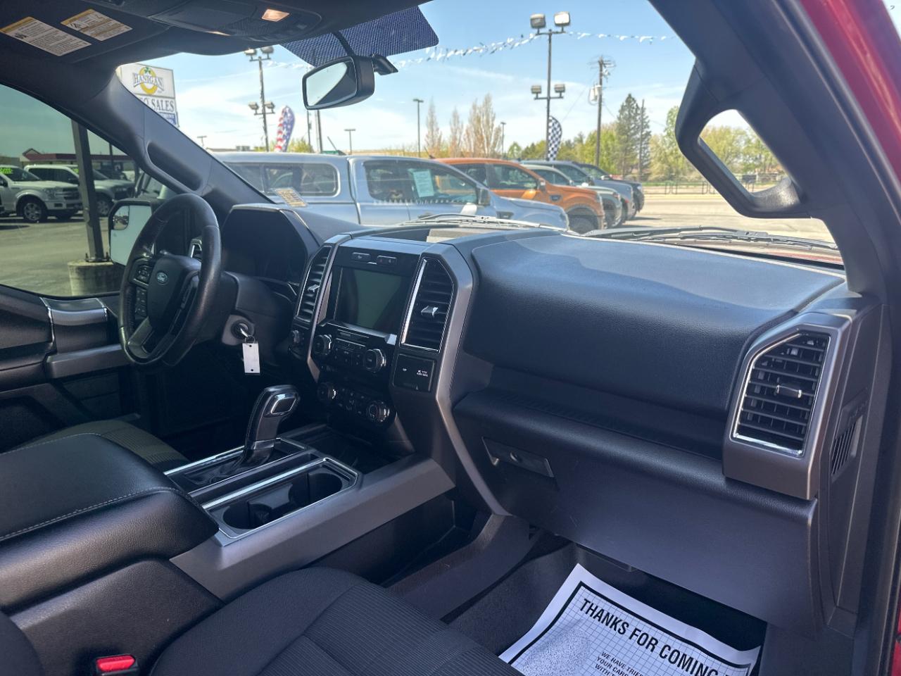 Ford F-150 4WD SuperCrew 145" Lariat 2016