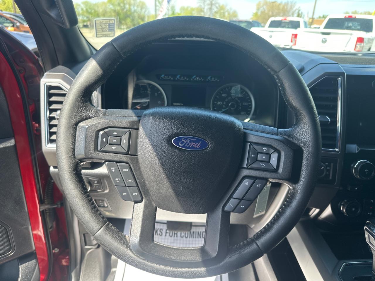 Ford F-150 4WD SuperCrew 145" Lariat 2016