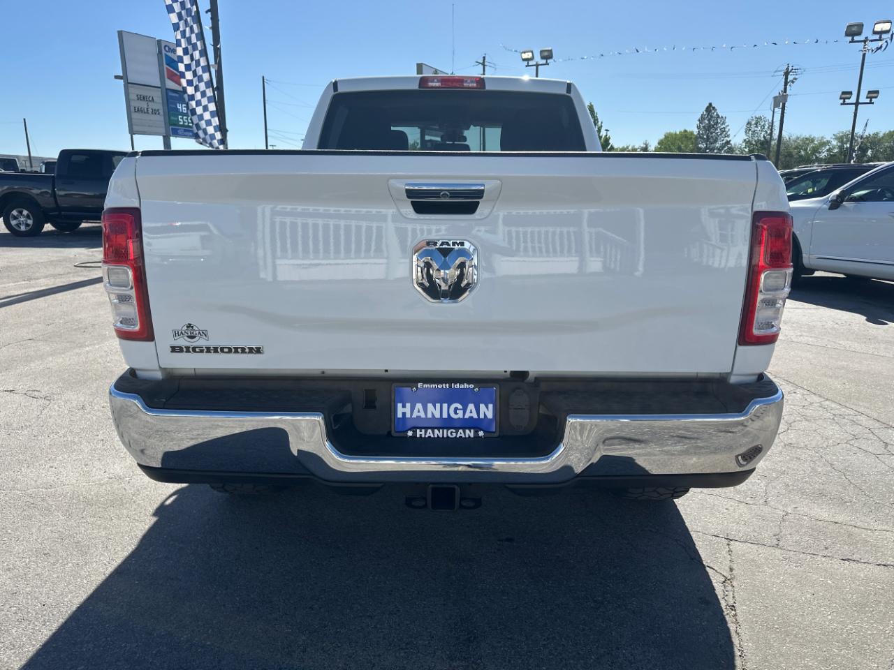 RAM 3500 Big Horn 4x4 Crew Cab 6'4" Box 2019