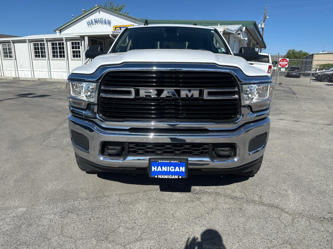 RAM 3500 Big Horn 4x4 Crew Cab 6'4" Box 2019