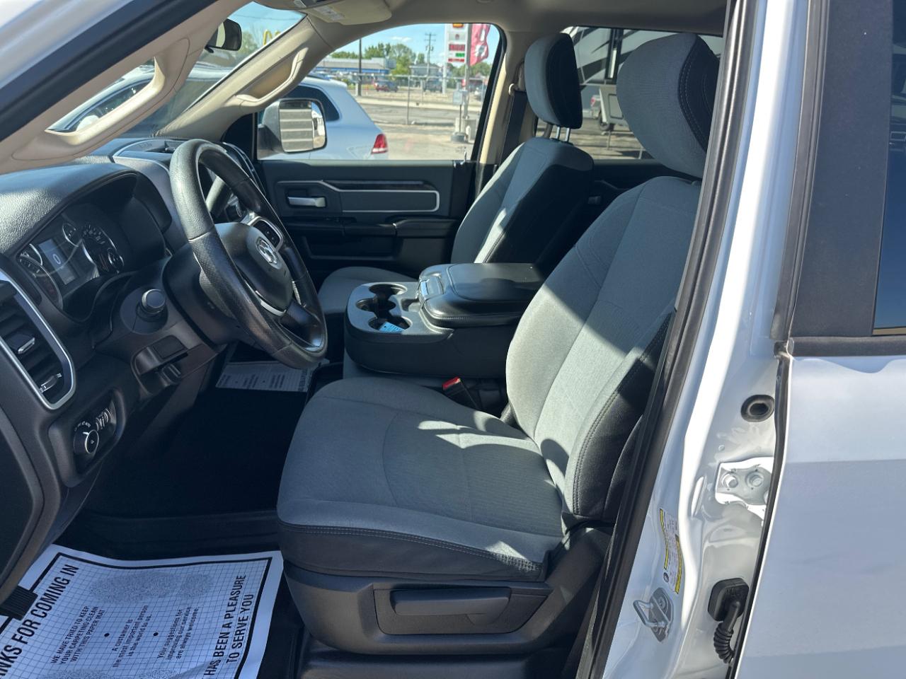 RAM 3500 Big Horn 4x4 Crew Cab 6'4" Box 2019
