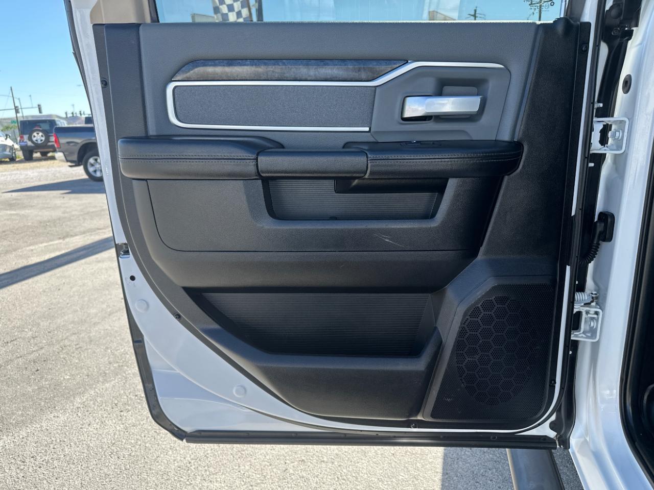 RAM 3500 Big Horn 4x4 Crew Cab 6'4" Box 2019