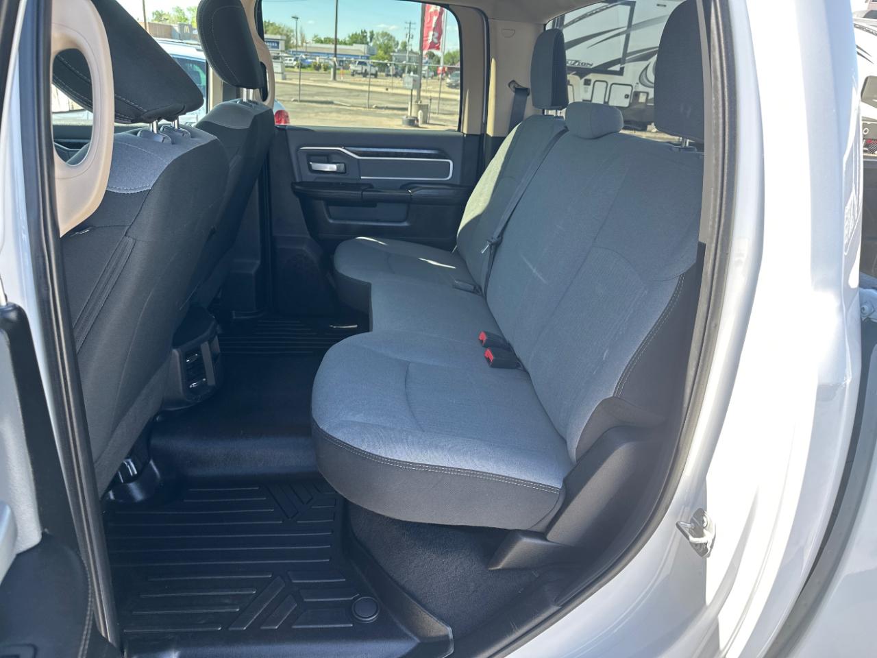 RAM 3500 Big Horn 4x4 Crew Cab 6'4" Box 2019