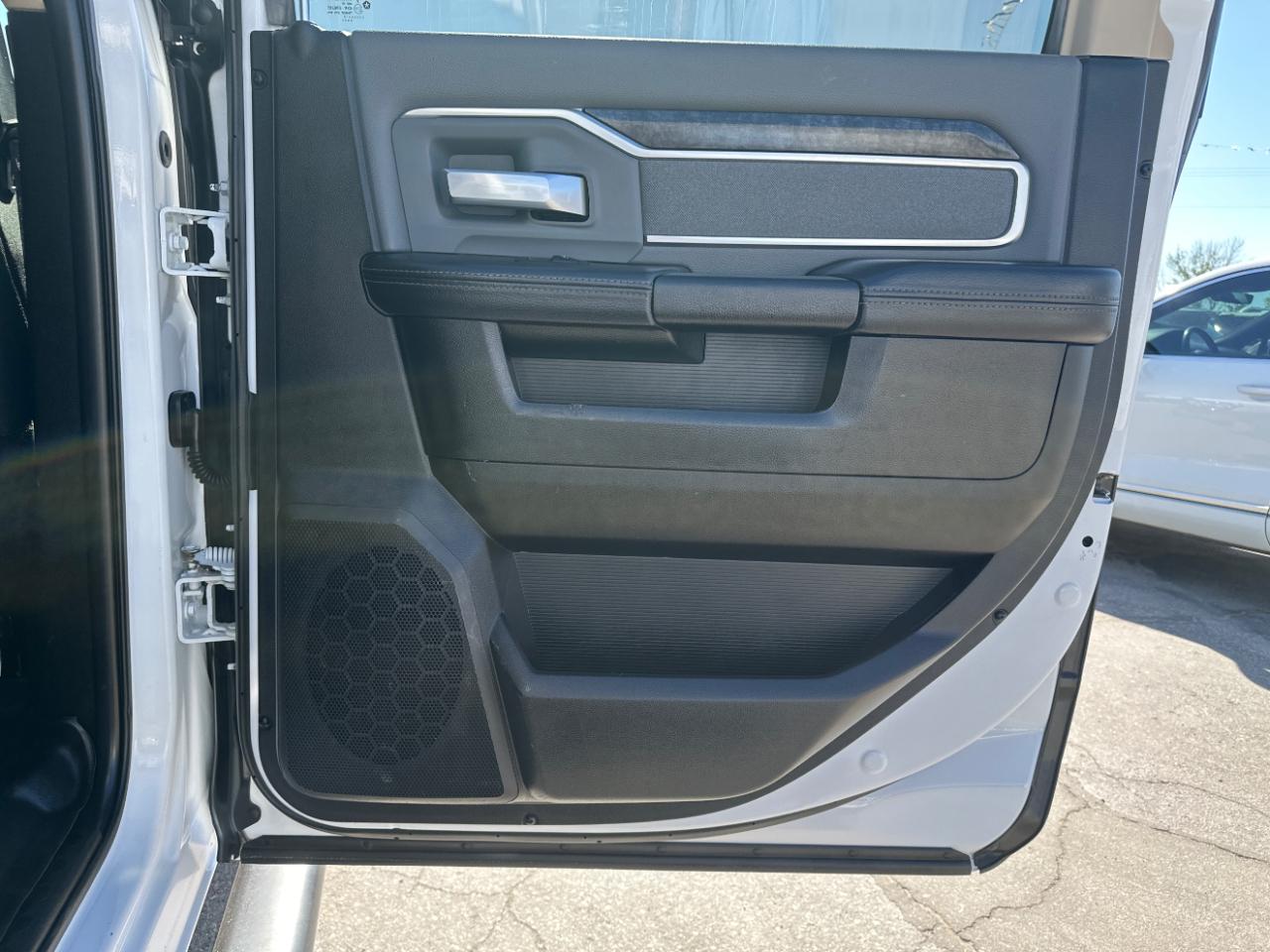 RAM 3500 Big Horn 4x4 Crew Cab 6'4" Box 2019