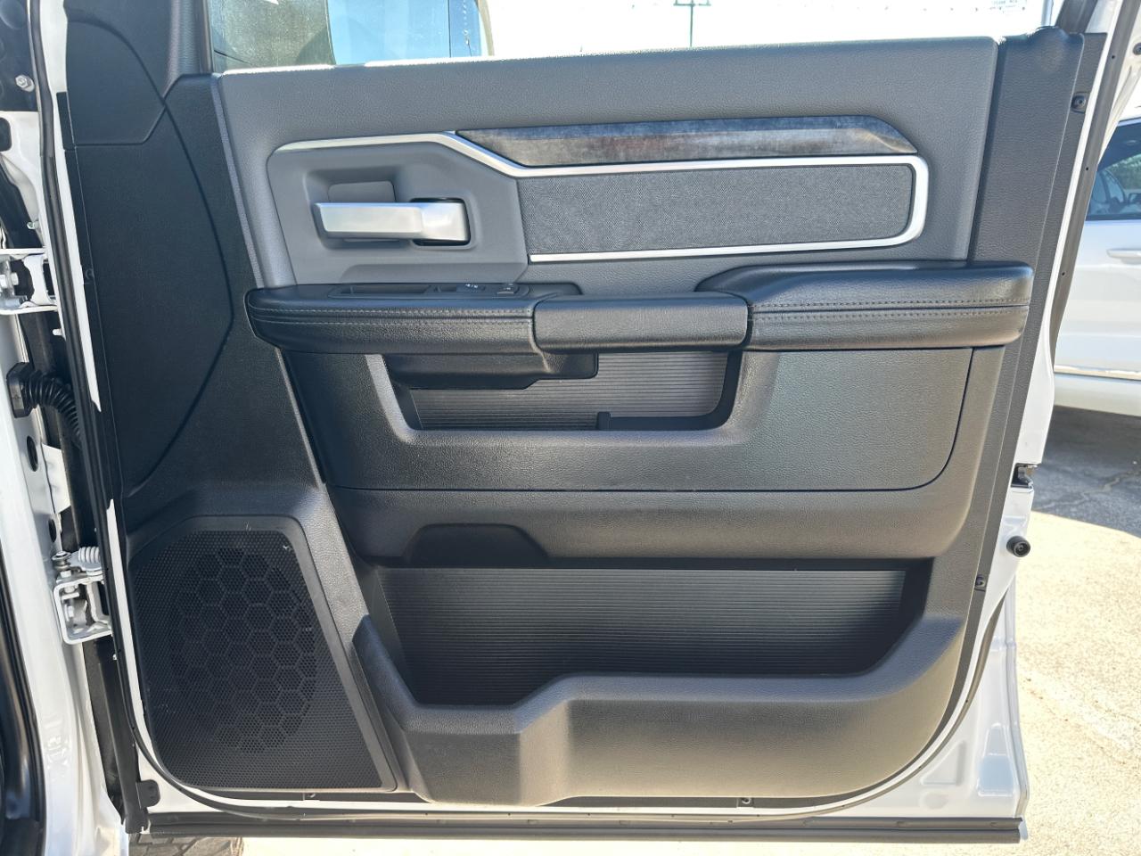 RAM 3500 Big Horn 4x4 Crew Cab 6'4" Box 2019