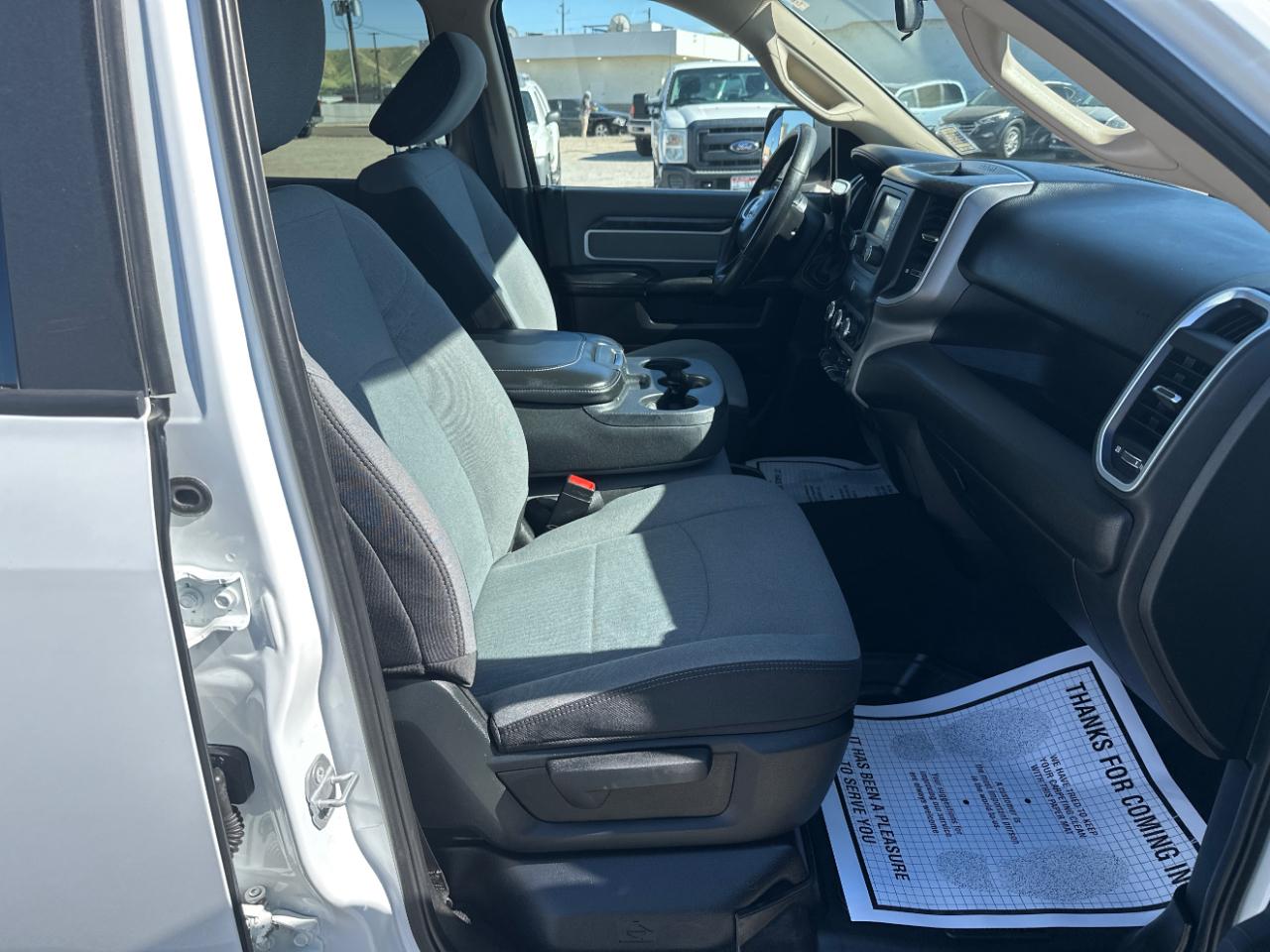 RAM 3500 Big Horn 4x4 Crew Cab 6'4" Box 2019