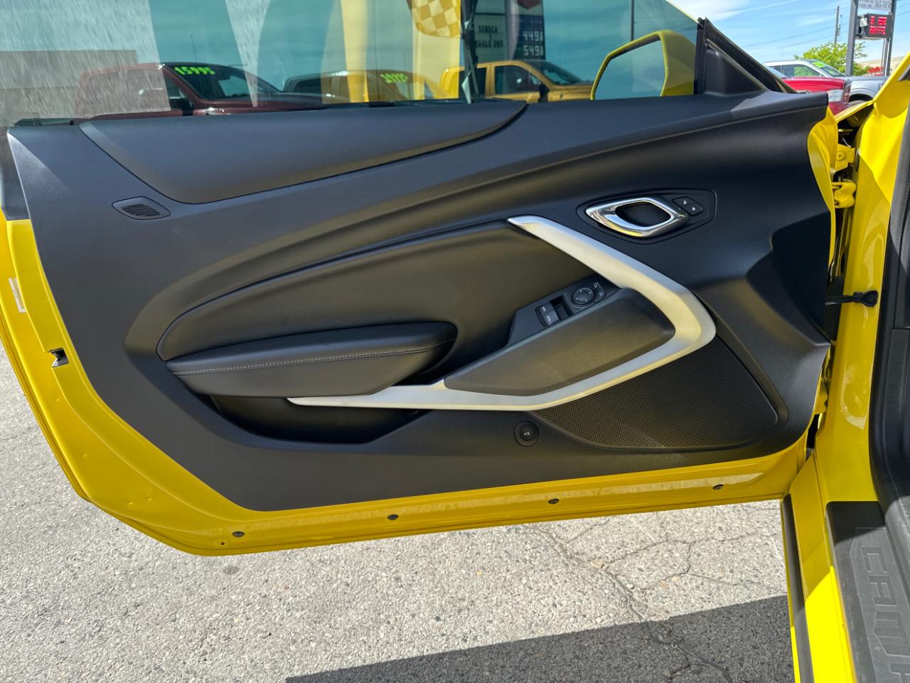 Chevrolet Camaro 2dr Cpe 1LT 2016