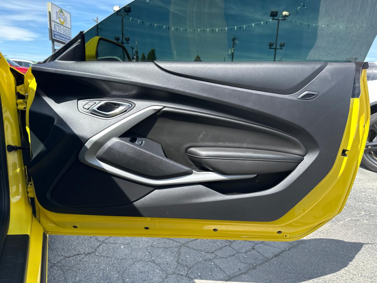 Chevrolet Camaro 2dr Cpe 1LT 2016