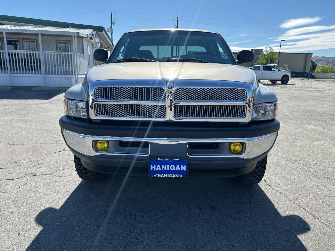 Dodge Ram 1500 4dr Quad Cab 139" WB 4WD 2000