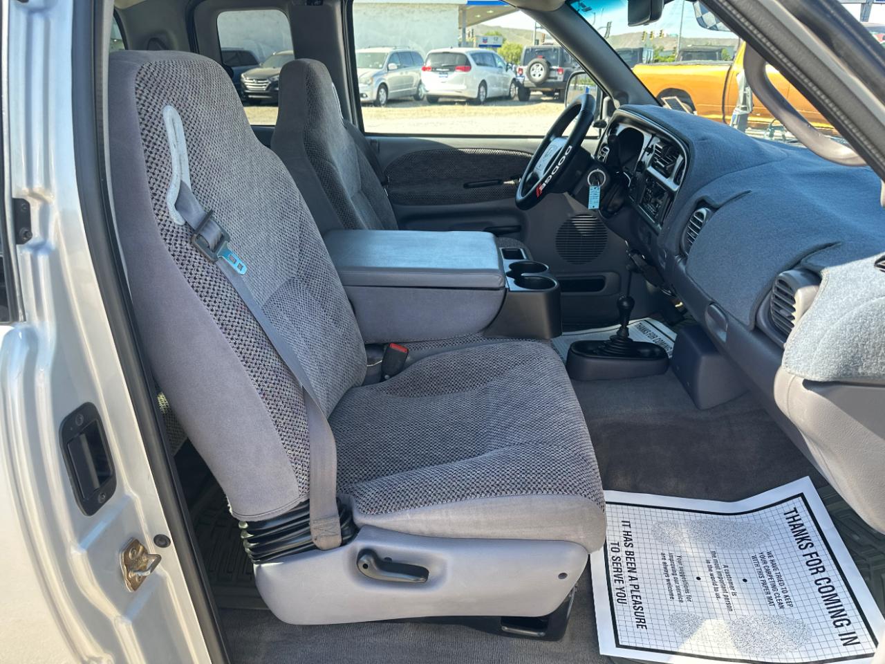 Dodge Ram 1500 4dr Quad Cab 139" WB 4WD 2000