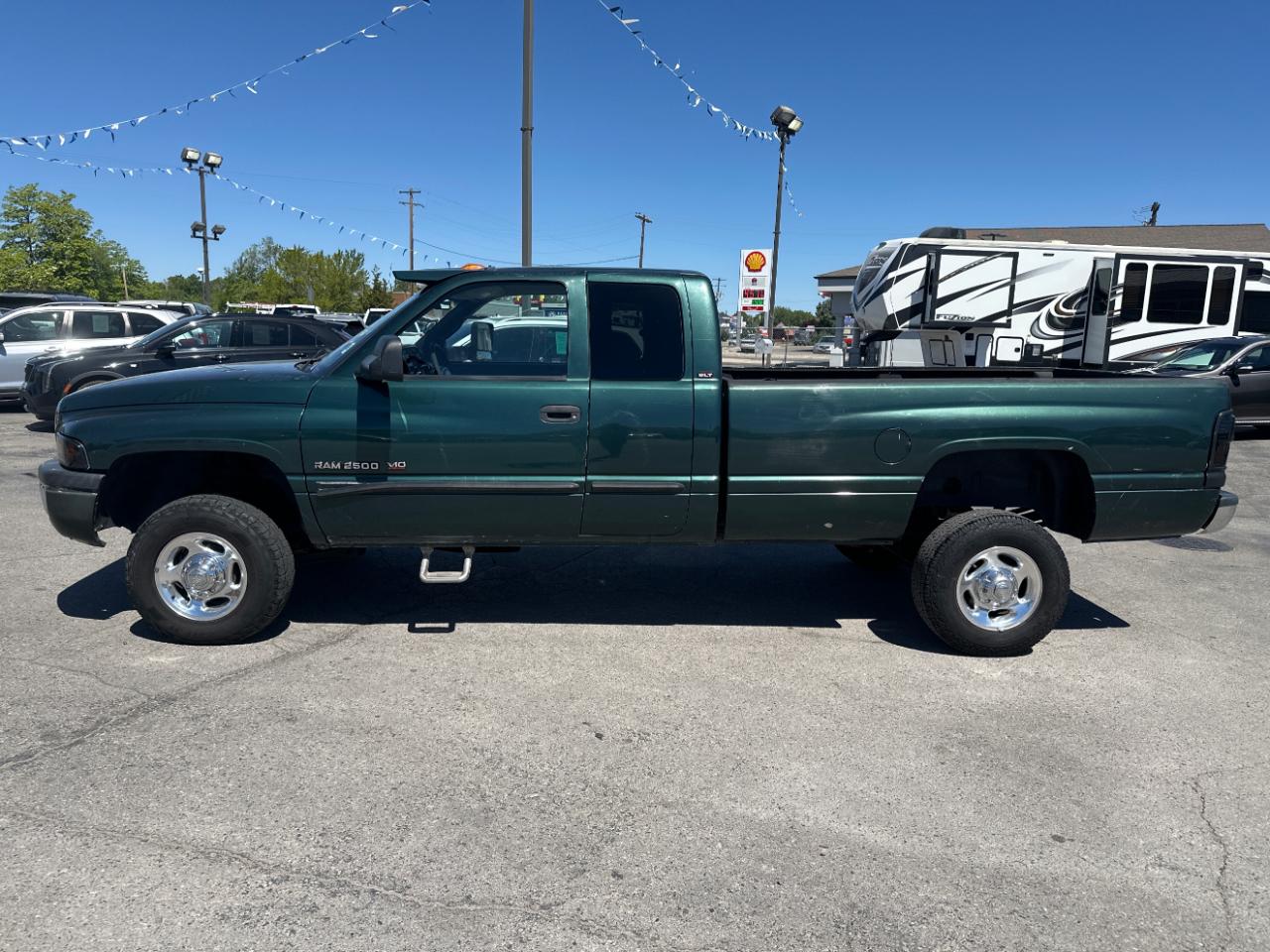 Dodge Ram 2500 4dr Quad Cab 139" WB HD 4WD 2001