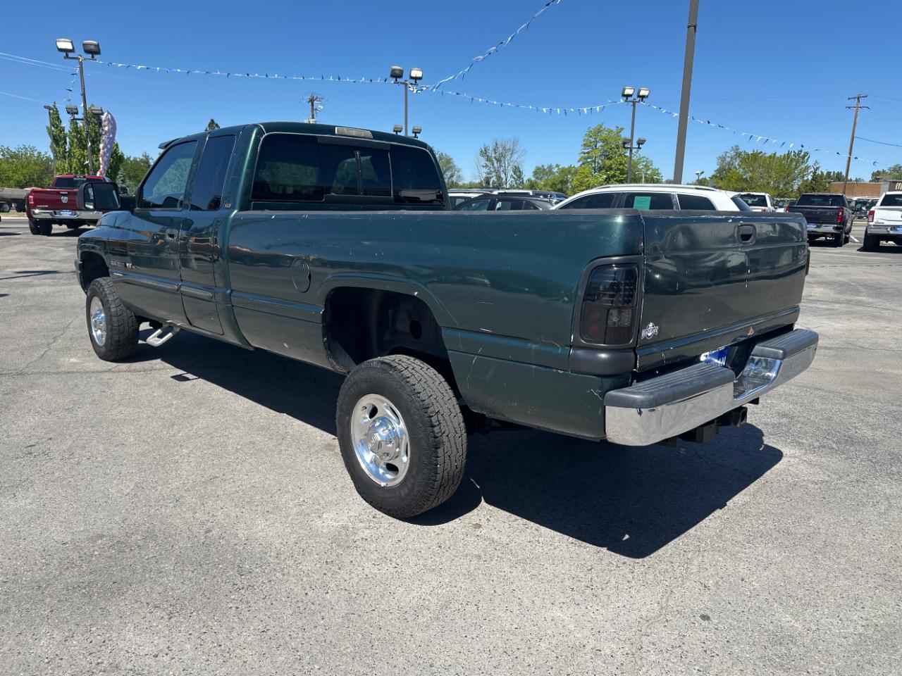 Dodge Ram 2500 4dr Quad Cab 139" WB HD 4WD 2001