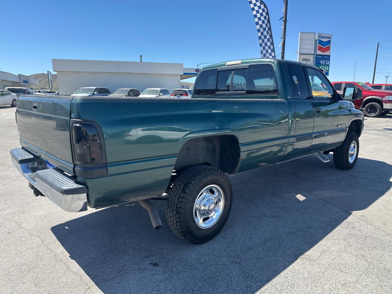 Dodge Ram 2500 4dr Quad Cab 139" WB HD 4WD 2001